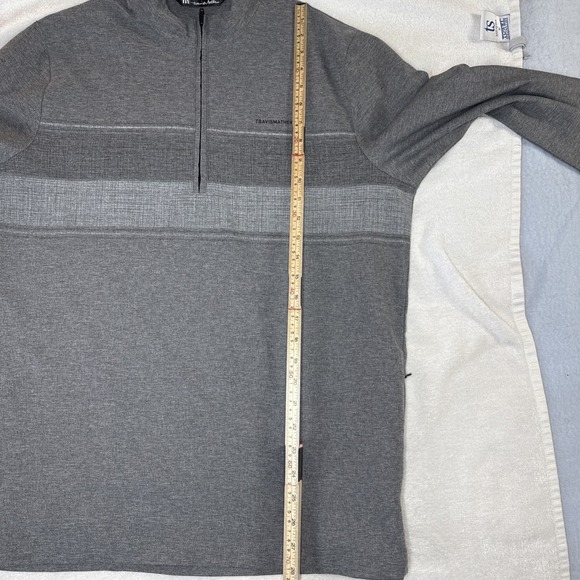 TravisMathew Men's Medium Gray Heather Quarter Zip Pullover - Picture 10 of 10